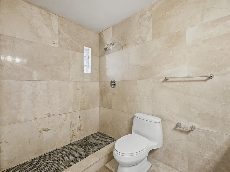 3561 Oberon Ave — Photo 13