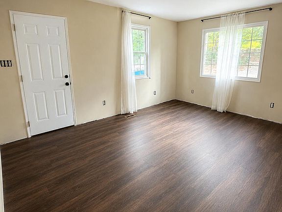 3rd image of 654 Gay Drive