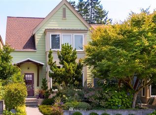 156 Wood Ave SW #4, Bainbridge Island, WA
