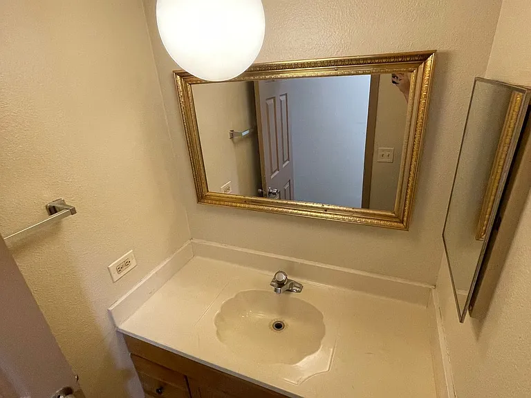 2200 Lewis Ave #103 — Photo 6