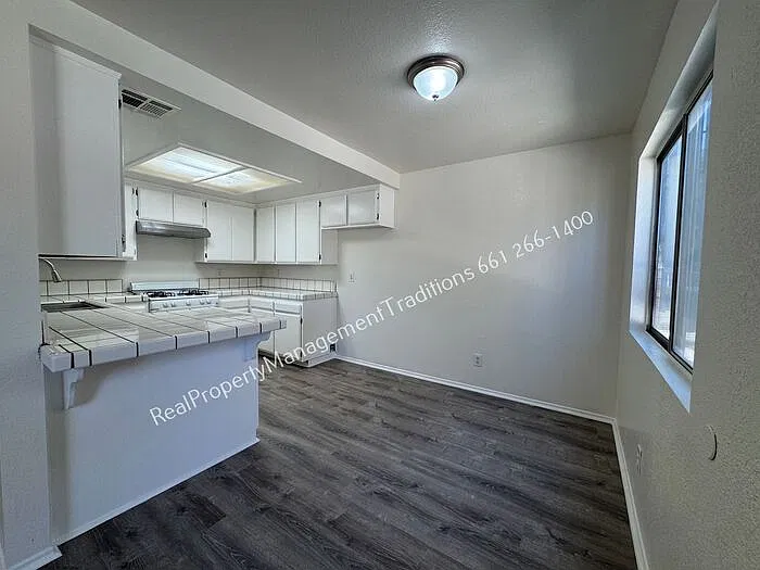 2 bed, 2.0 bath, $1,400 — Photo 4