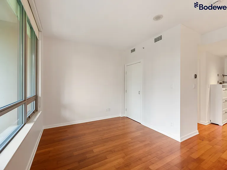 1005 Beach Ave — Photo 8