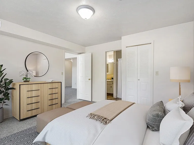 Autumn Lakes Apartments and Townhomes — Photo 15