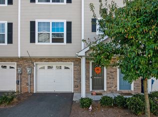 12 Alerica Ln, Somerset, NJ 08873