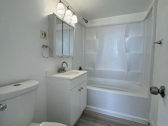 5th image of 505 Grand St #3N