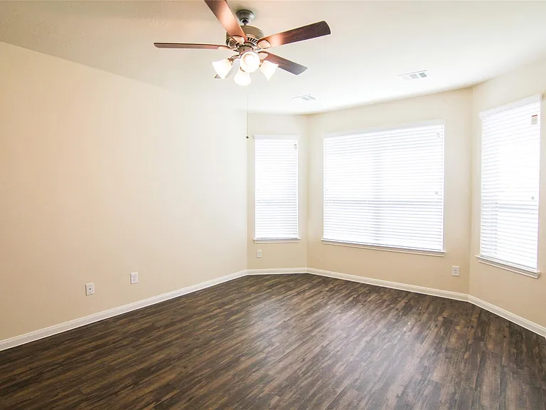 29622 Clover Shore Dr — Photo 14