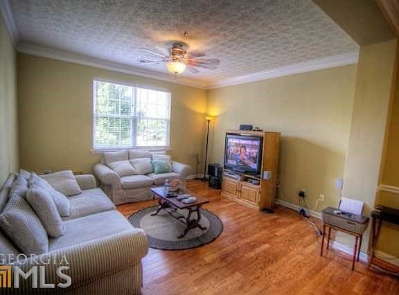 4th image of 122 Weatherstone Square Dr
