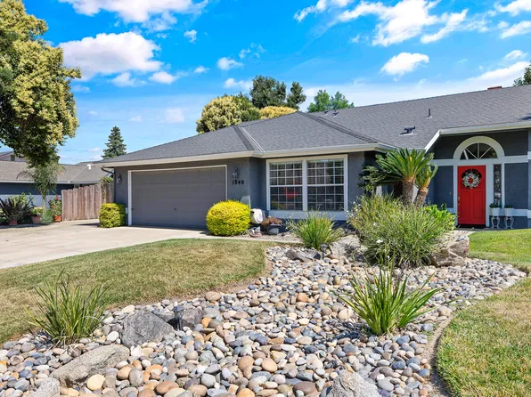 1840 E Sequoia Avenue, Visalia, CA 93292