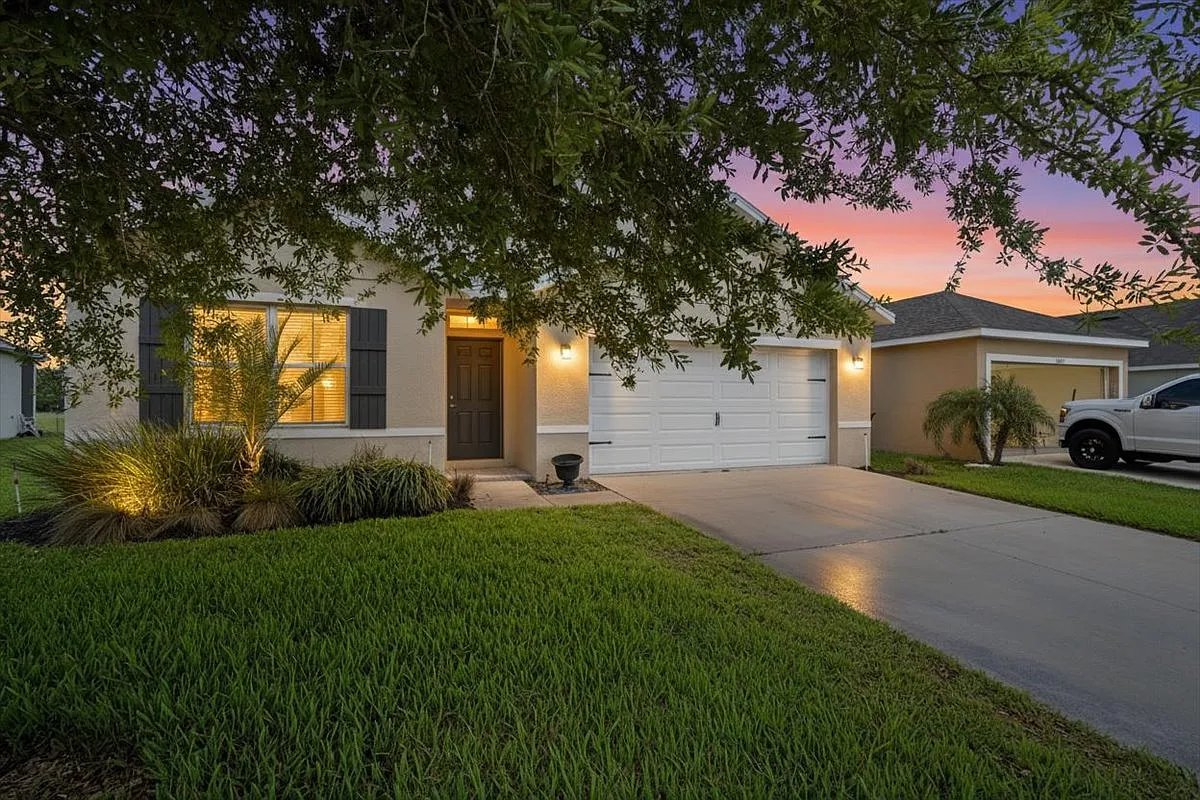 Building Photo - 15769 High Bell Pl
