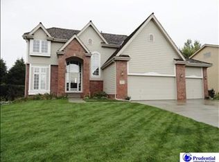 1303 Western Hills Dr, Papillion, NE 68046