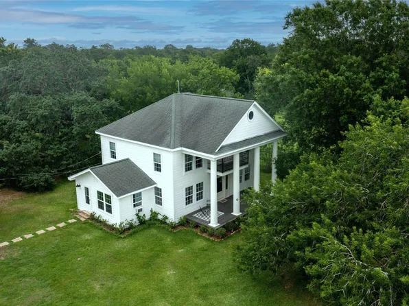 27 Cotton Bayou Cir, Mont Belvieu, TX 77523
