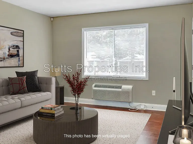 1246 Graham Ave #23 — Photo 1