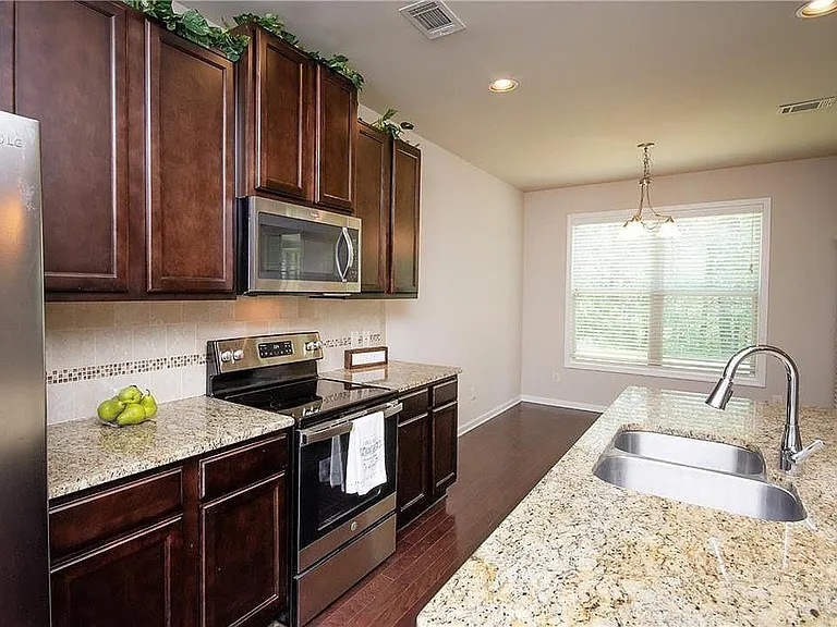 7490 Silk Tree Point — Photo 8