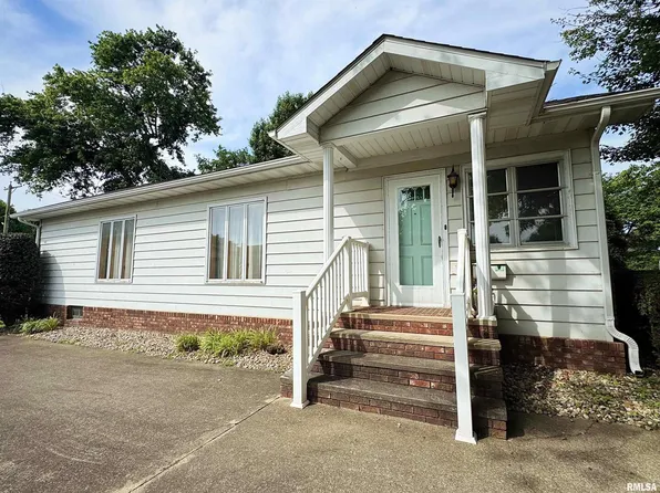 208 Baggott St, Zeigler, IL 62999