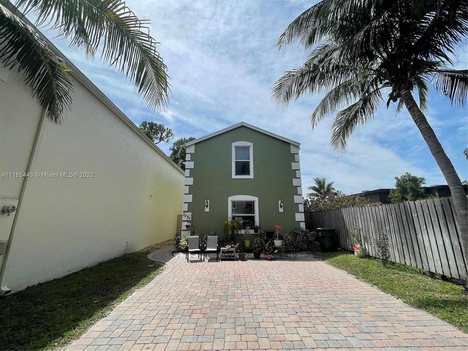3238 Johns Pl, Palm Springs, FL 33461 | Zillow