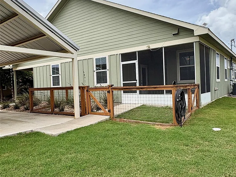 241 Rose Dr #B — Photo 19