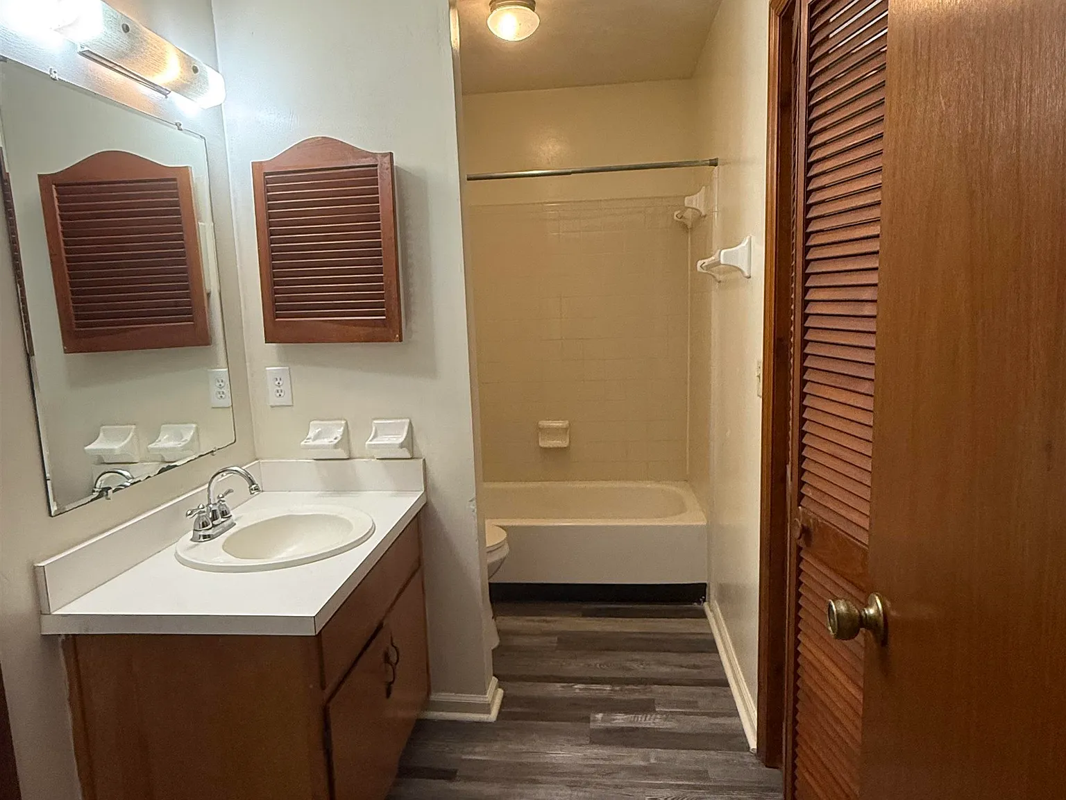 2 bed, 1000 sqft, $1,225 — Photo 4