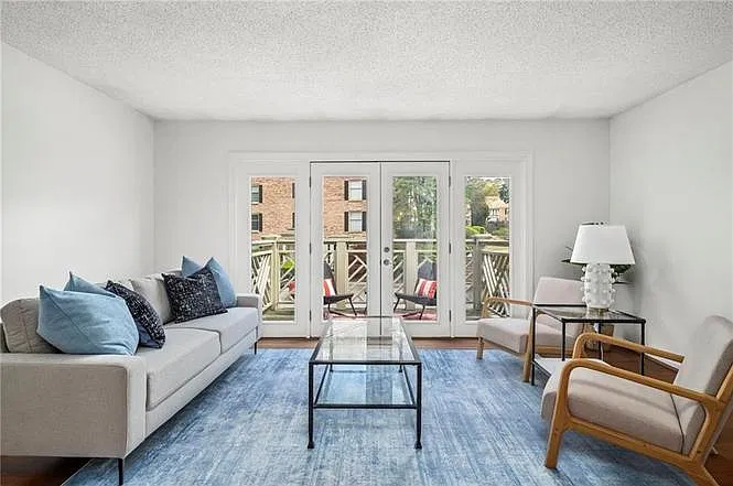 2 bed, 1008 sqft, $2,100 — Photo 1