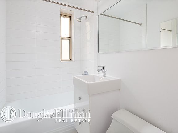 5th image of 330 E 63rd St APT 3P