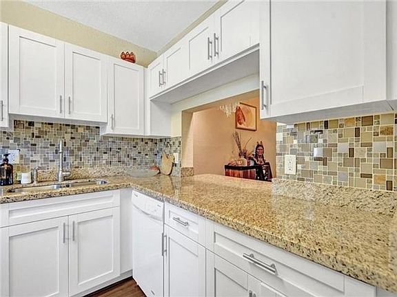 5th image of 8421 Forest Hills Dr #3A