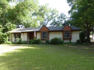 2106 Pleasant St, Huntsville, TX 77320