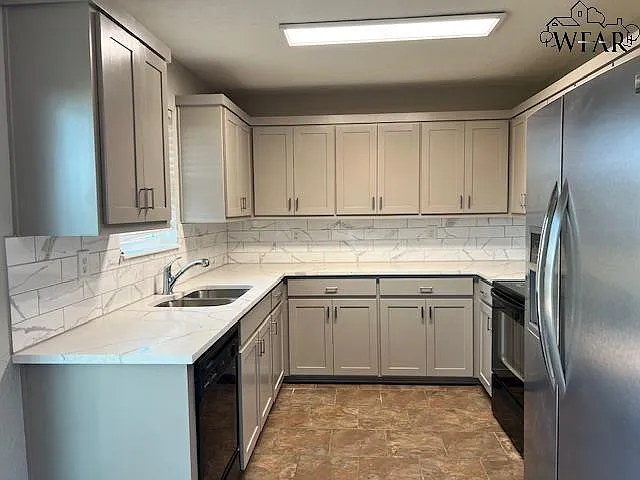4800 Matterhorn Dr — Photo 6