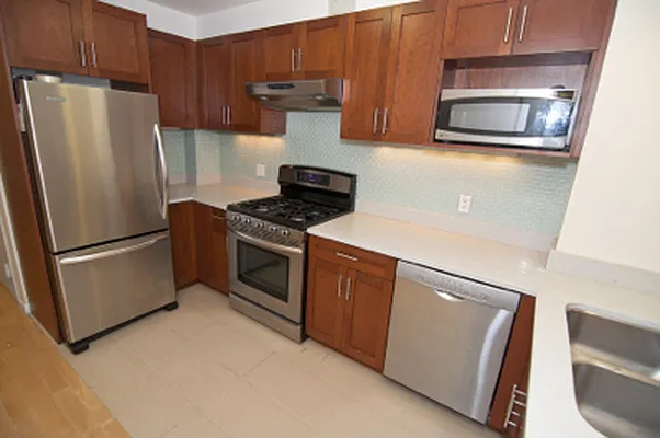 Rented by Veracity NYC LLC | media 17