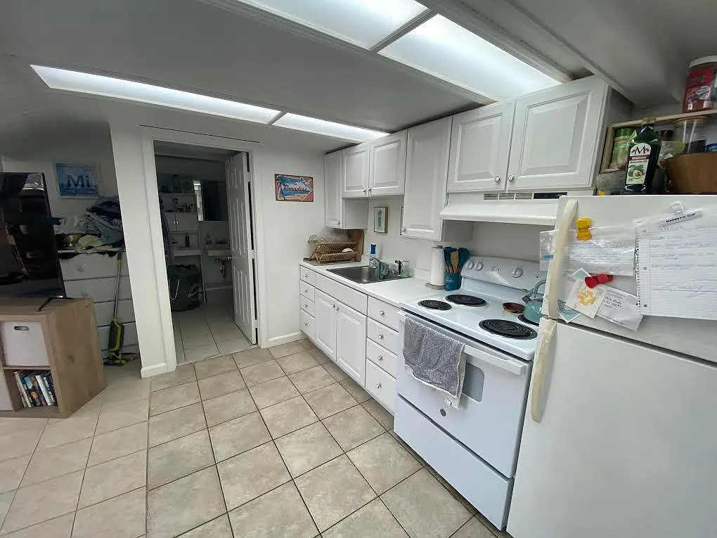 Studio, 1000 sqft, $1,750 — Photo 4