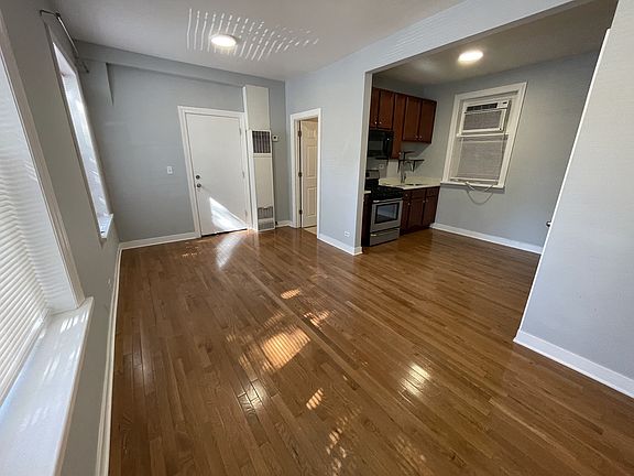 2nd image of 2360 W Dickens Ave Unit 1E
