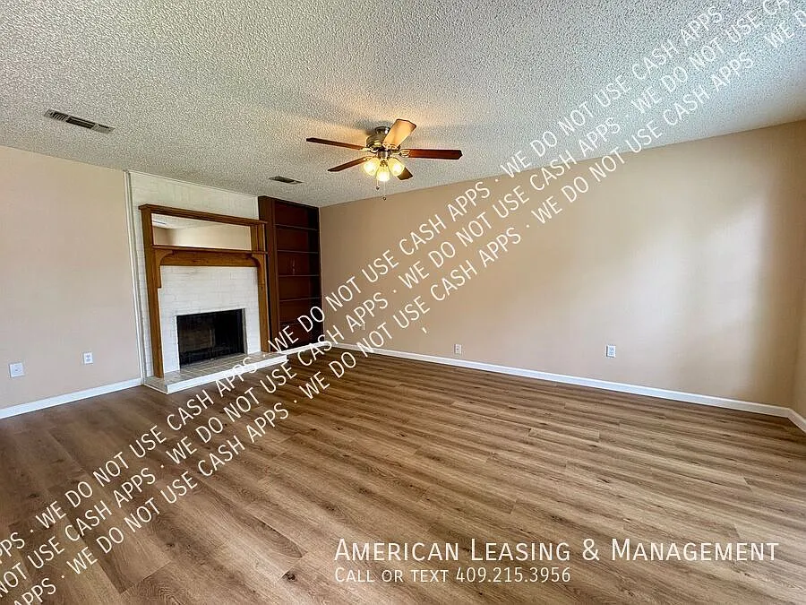 Cozy, Affordable, and Close to Everything! ** Plus Bonus Room — Photo 4