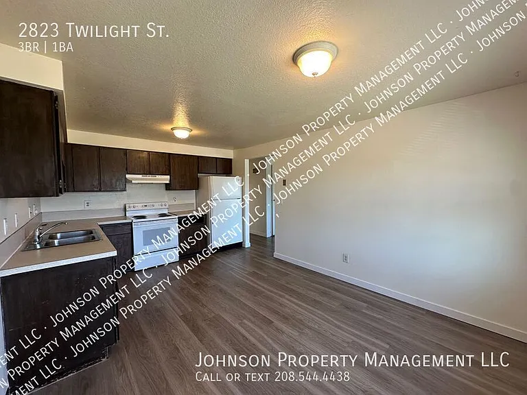 2823 Twilight St — Photo 3