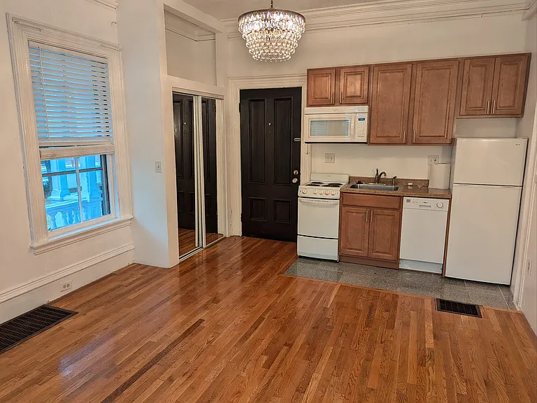 219 Washington St #1 — Photo 17