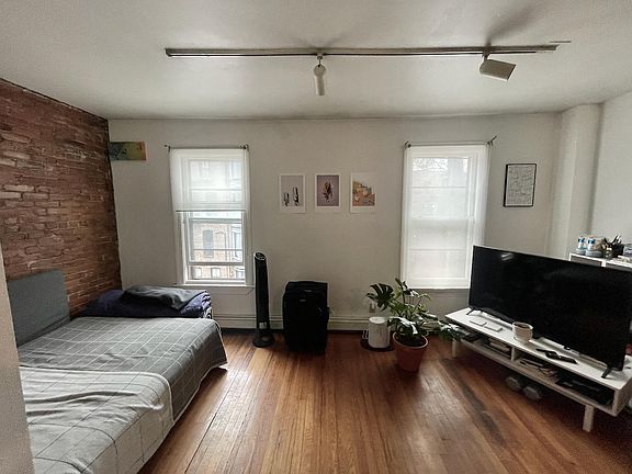 3rd image of 23 Dartmouth Pl