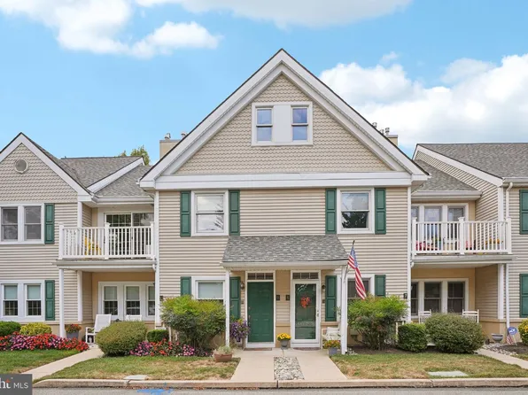 9 Comly Ct, Flourtown, PA 19031