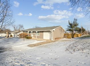 2245 27th St, Marion, IA 52302