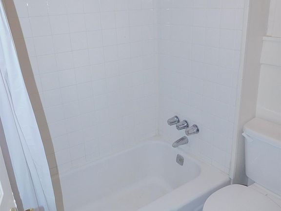 2nd image of 965 Enright Ave