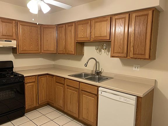 4th image of 711 Tipperary Ct APT 1C