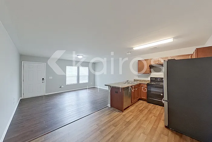 1010 E Macree Ter — Photo 6