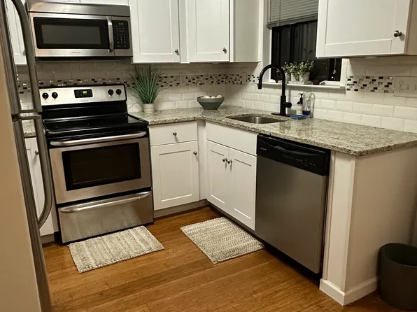 144 Churchill Dr, Newington, CT 06111