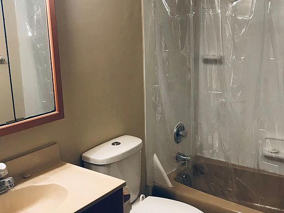 4th image of 505 Schroeder Ave APT 3