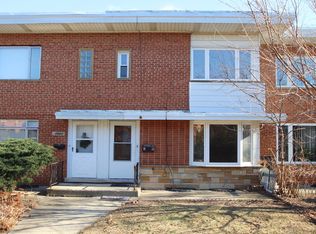 4858 Crain St #C, Skokie, IL 60077