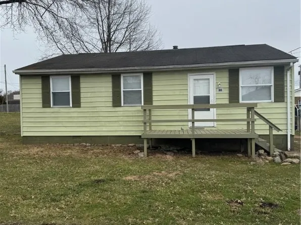 28 Epling St, Elizabeth, WV 26143