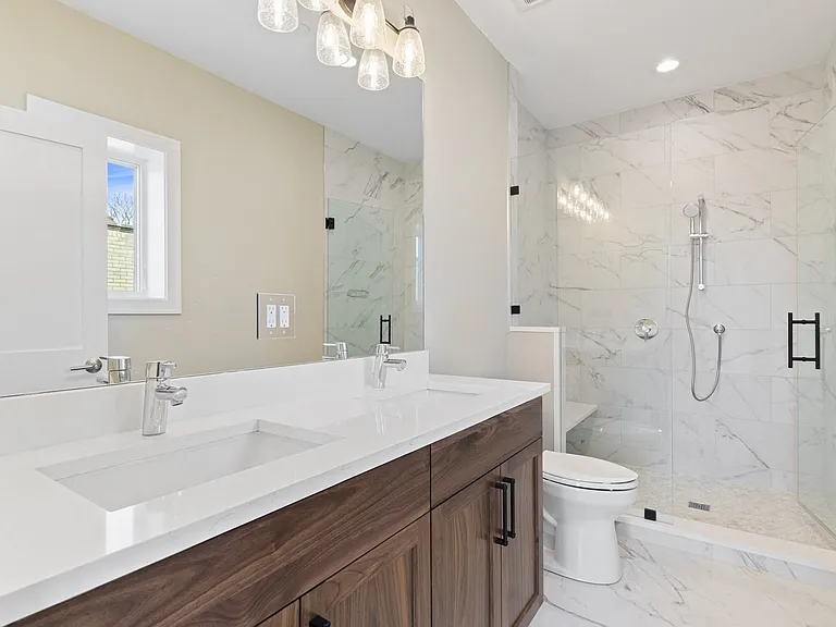 4861 N Hermitage Ave — Photo 14