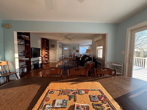 4th image of 401 Wolcott Ave #H