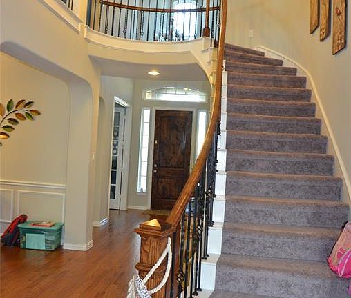 3rd image of 5721 Alpenrose Ave
