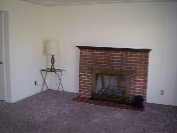 3rd image of 807 S Ironwood Dr