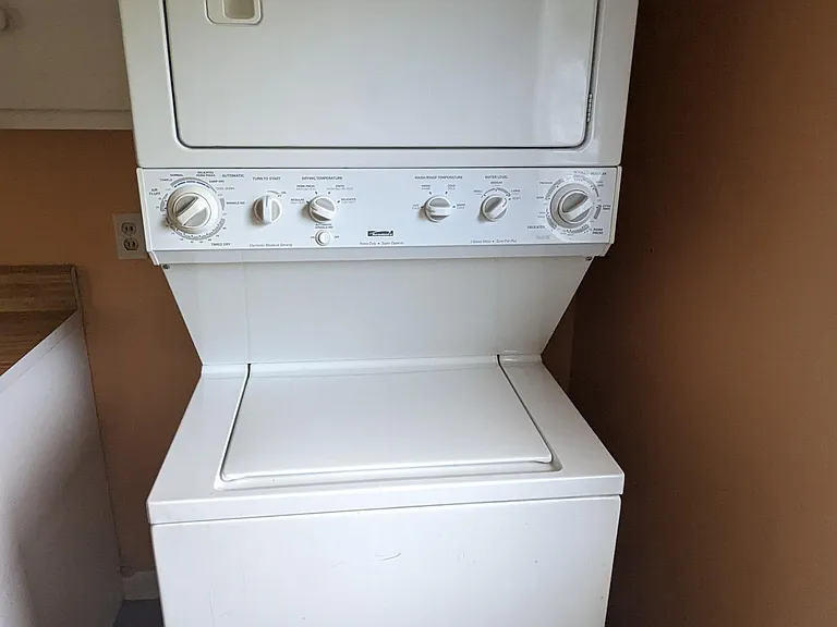 Washer/Dryer in unit