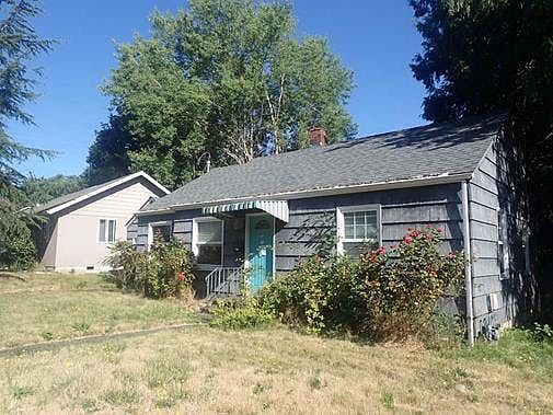 3rd image of 106 Birch Ave
