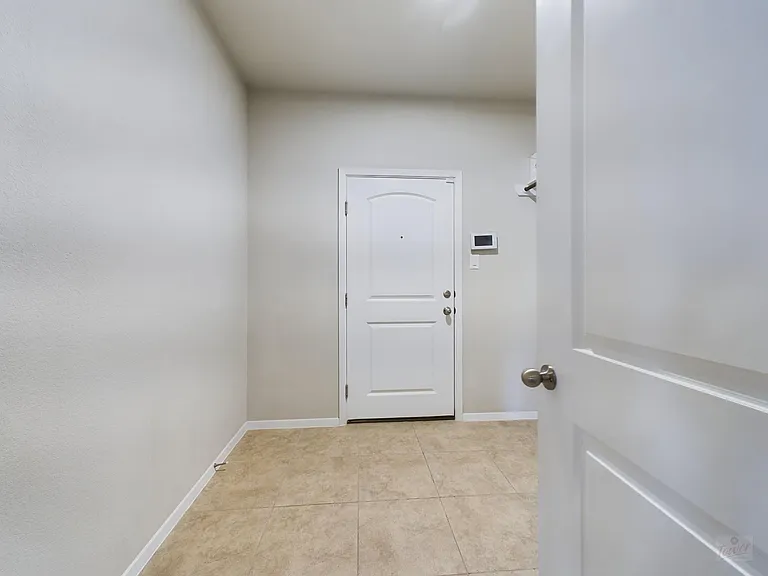 2409 Brook Crest Way — Photo 24