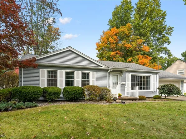 3908 Edinburgh Dr, Youngstown, OH 44511